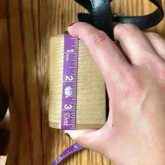 Universal Thread Platform Heels - Picture 2 of 5